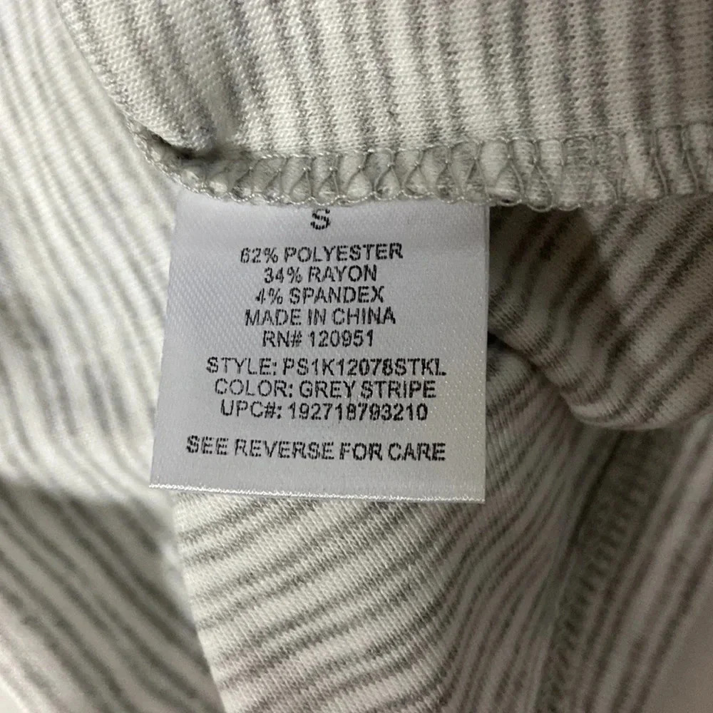 NWT small gray pinstripe casual comfortable short sleeved crew neck tee spring - Picture 5 of 6